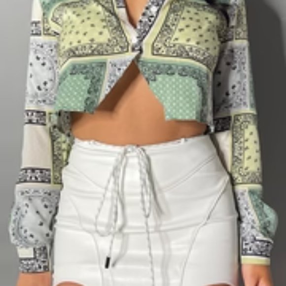 Satin Bandana Print Blouse - Picture 3 of 4